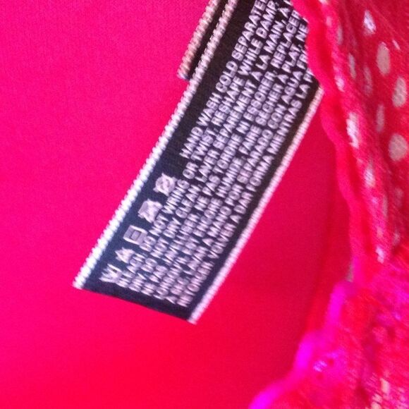 Victoria's Secret Very Sexy Push-Up 32DD - Picture 3 of 7